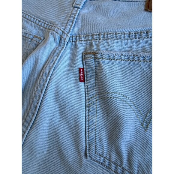 Levi's 501 Light Wash Button Fly Raw Hem Denim Jean Shorts Size 29 Waist / Size - Picture 5 of 7